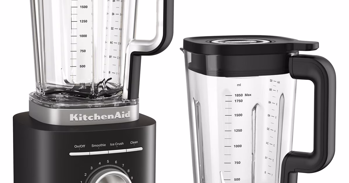 KitchenAid Pure Power Blender with a 68oz plastic jar and a 62oz glass jar Lid