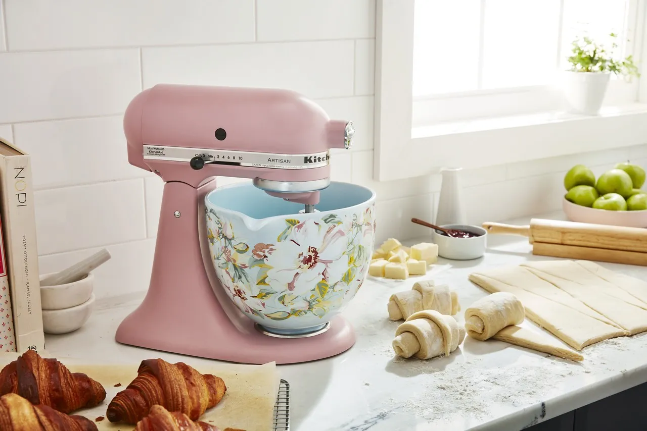 KitchenAid 5 QUART TILT-HEAD STAND MIXER WITH WHITE GARDENIA CERAMIC BOWL — SKU SB-C83FBB-A95DD52B0D1A3D - Image 5